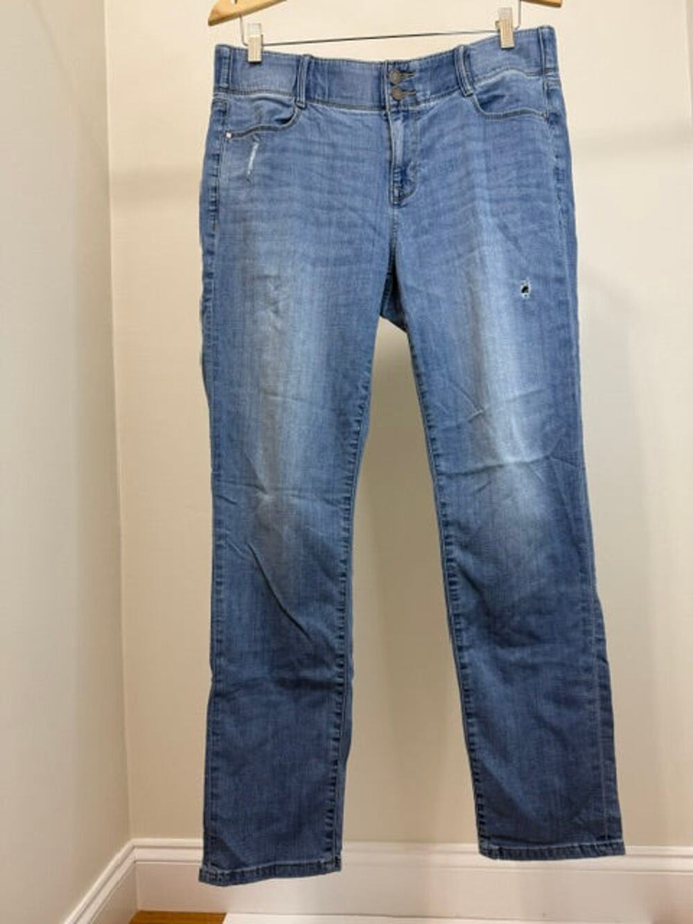 Apt. 9 Curvy Straight Jeans Light Wash Sz14 / 34